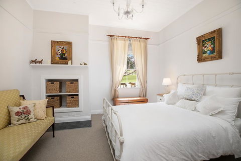 Victoria Cottage - Renee 1