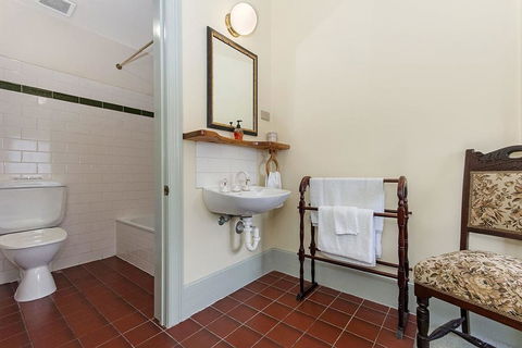 Victoria House - Renee 1