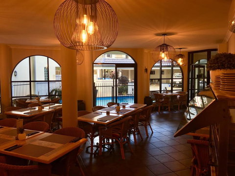 Villa Capri Motel - Renee 3