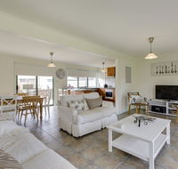 Villa de mer at Phillip Island - Qld Realsetate