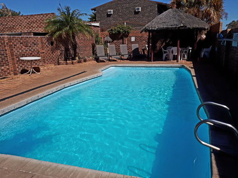 Villa Eight - Swimm 2