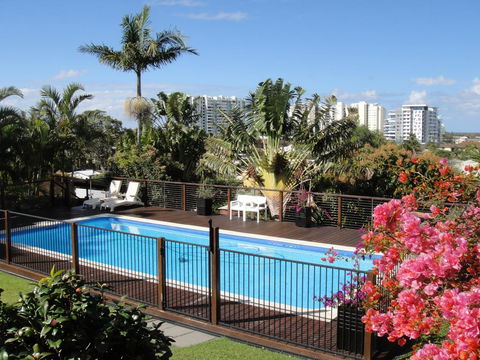 Villa With Views & Pool - Renee 0