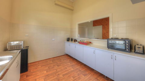 Village Stays Coldstream Gallery Apartment - Renee 2