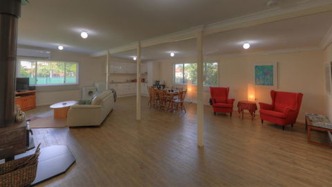 Village Stays Coldstream Gallery Bungalow - Internet Find 1