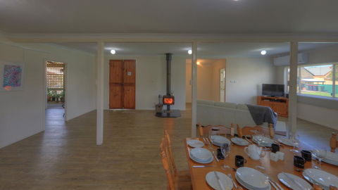 Village Stays Coldstream Gallery Bungalow - Internet Find 2