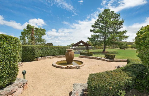 Vineyard Cottages - Internet Find 1