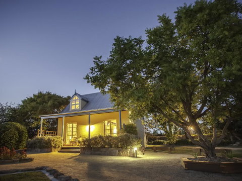 Vineyard Cottages - Internet Find 0