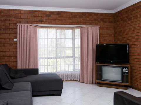 Vineyard Retreat Mildura - Renee 1