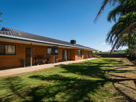 Vineyard Retreat Mildura - Renee 2