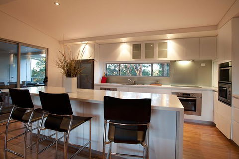 Vintners - More Space For You To Enjoy! - Renee 3
