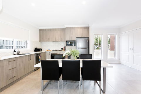 Wagga Apartments #5 - Internet Find 2