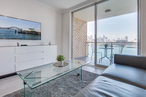 Wake Up To Sydney Harbour - Petrol Stations 0