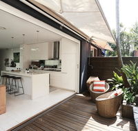 Walk to beach from this Stylish Bronte Oasis w AC wifi and free parking - Renee