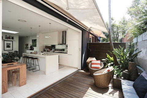 Walk To Beach From This Stylish Bronte Oasis W AC, Wifi And Free Parking - Renee 0