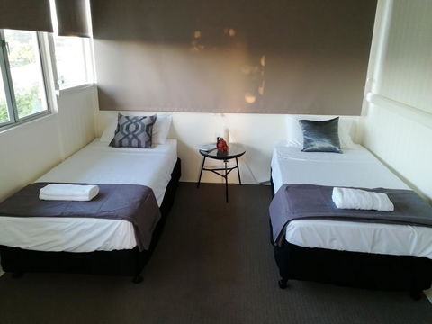 Walk To Beach Queenslander HOME In CBD Hervey Bay - Internet Find 2