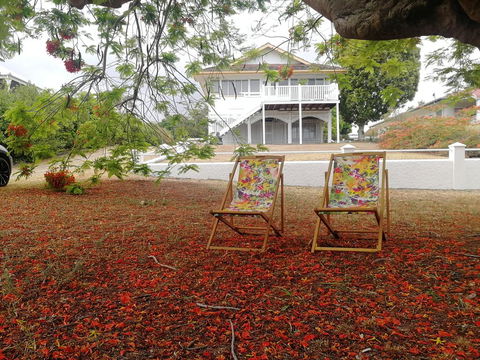 Walk To Beach Queenslander HOME In CBD Hervey Bay - Internet Find 1