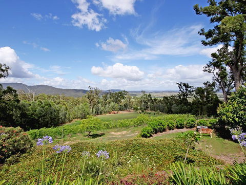 Wallaby Ridge Retreat - Qld Realsetate 3