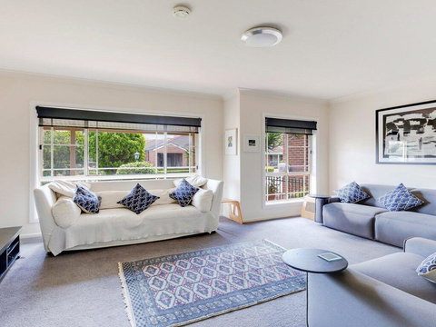 Walling-Clifton Gardens - Backing Onto Golf Course - Renee 0