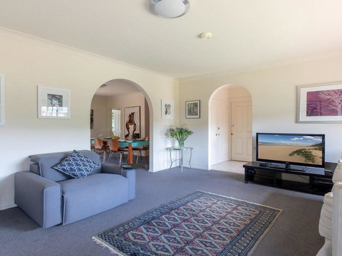 Walling-Clifton Gardens - Backing Onto Golf Course - Renee 2