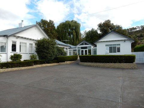 Walton House Bed & Breakfast - Internet Find 0