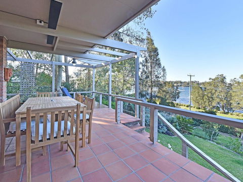 Wangi Waterfront Delight Estate - Waterfront Reserve Home - Renee 0