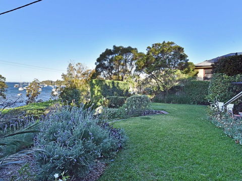 Wangi Waterfront Delight Estate - Waterfront Reserve Home - Renee 3