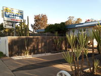 Business in Warren NSW Renee Renee