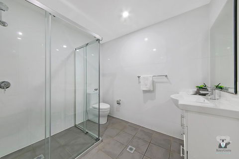 WARRICK FRAM 3 BEDS APT FREE PARKING WALK TO WESTFIELD CLOSE TO HOSPITAL NWF003 - Qld Realsetate 3