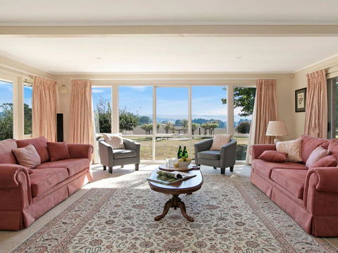 Warrington Park - Bendooley Hill - Renee 1