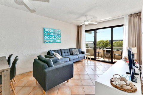 Warroo Apartments - Swimm 3