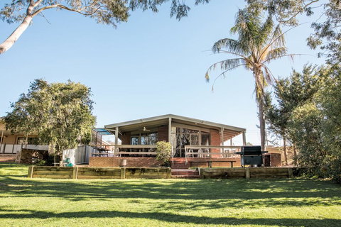 Water's Edge Bundalong - Qld Realsetate 1