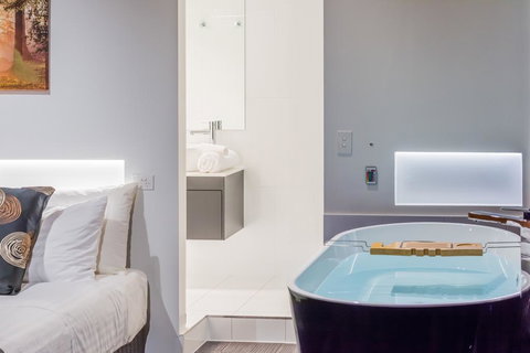 Waterfall Springs Retreat - Renee 0