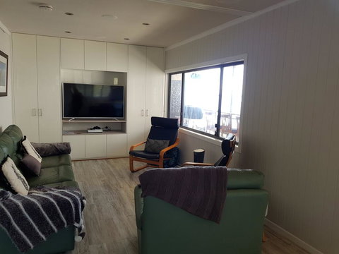Waterfront 2 Bed Luxury Apartment In Corlette, Port Stephens - Sleeps 4 - Renee 2