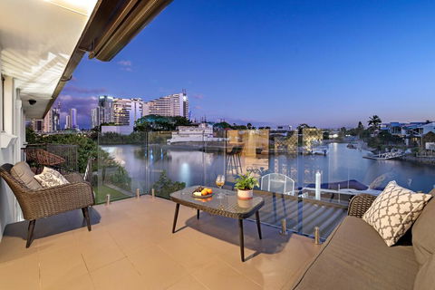 Waterfront Boutique Apartment - Personal Concierge - Internet Find 2