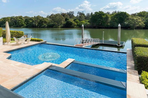 Waterfront Home / Amazing Place To Be - Petrol Stations 3