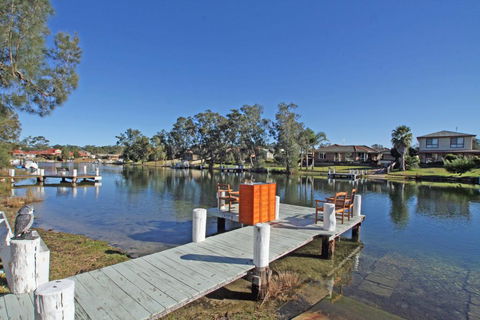 Waterfront On Sandpiper - Renee 0