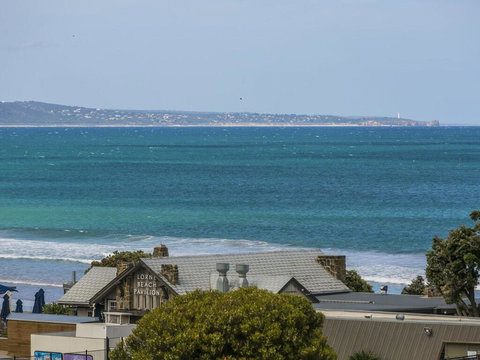 WATERFRONT THREE- In The Heart Of Lorne - Renee 3