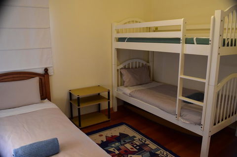 Waterline Holiday Home - Internet Find 2