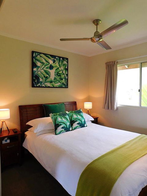 Watersons At Airlie Central Apartments - Internet Find 3