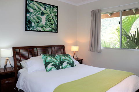 Watersons At Airlie Central Apartments - Internet Find 2