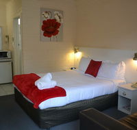 Wattle Motel - Renee