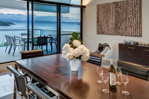 Waves 3 Luxury 3 Bedroom Endless Ocean Views Central Location + Buggy - Internet Find 0