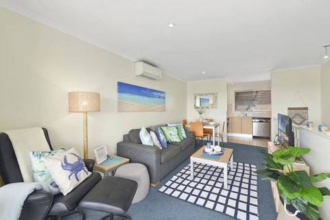 Waves At Sapphire - Renee 1