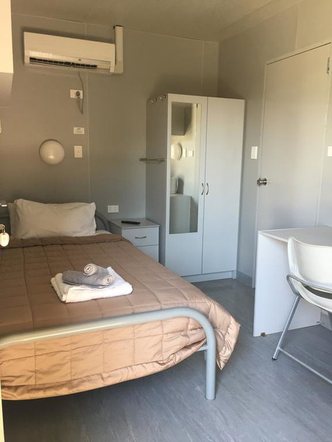 Wellshot Hotel - Internet Find 1