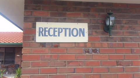 Wentworth Club Motel - Renee 0