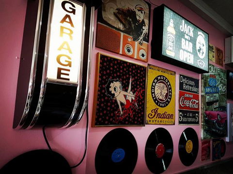Happy Days Diner - Qld Realsetate 0