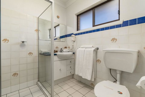 West End Motor Lodge - Qld Realsetate 1