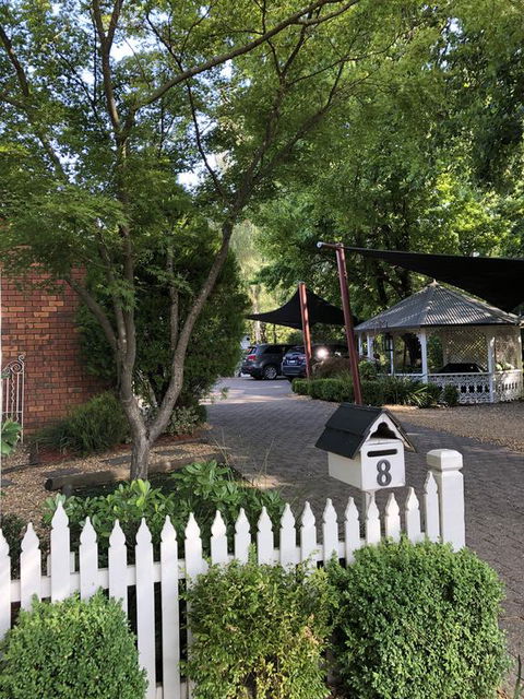 Westwood Lodge Apartments - Renee 0
