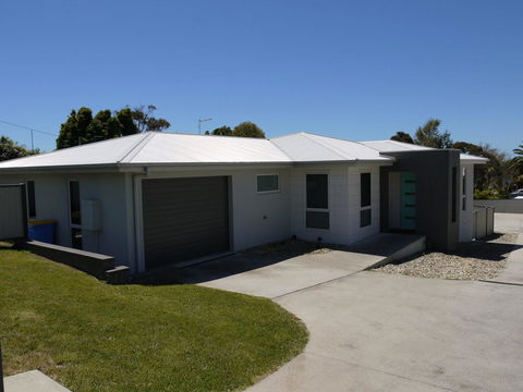 Westwood Villas - Bridport - Swimm 0