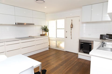 White Beach Cottage - Renee 1
